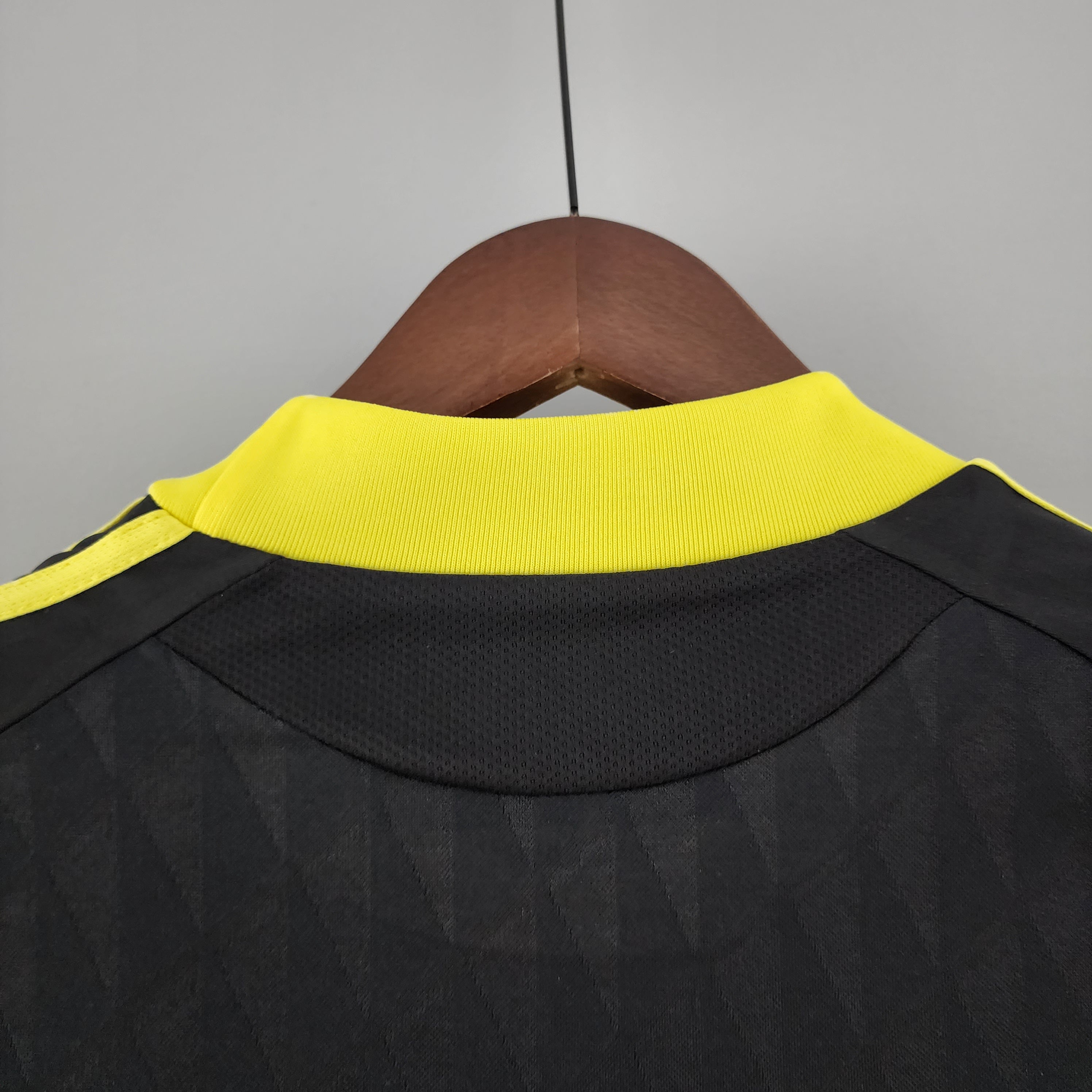 LIVERPOOL II 2010  MEN (RETRO)