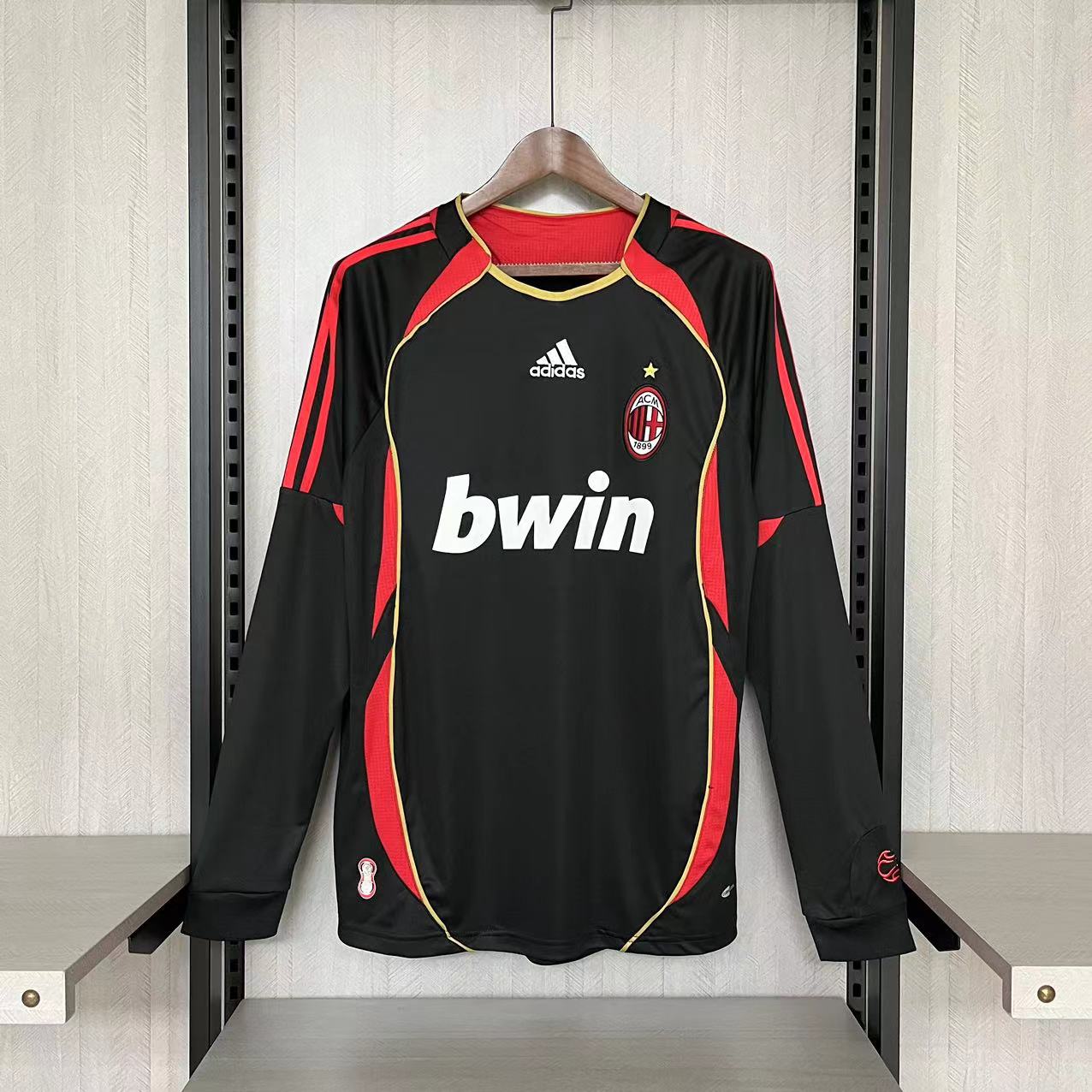 06/07 MILAN LONG SLEEVE RETRO