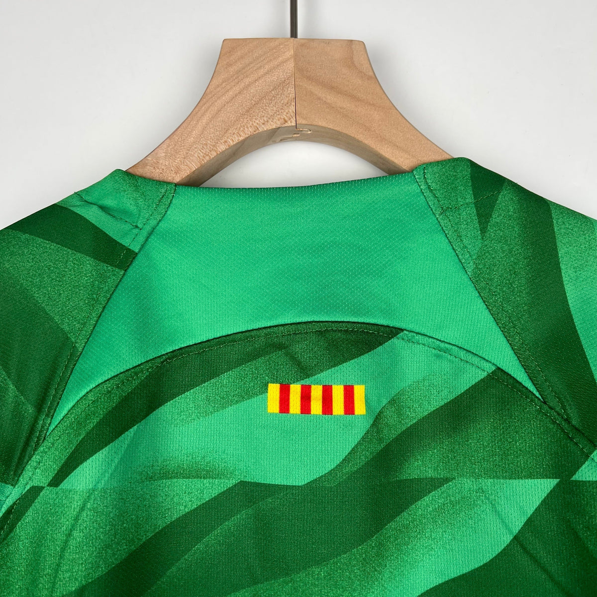 BARCELONA GOALKEEPER/GOALKEEPER I 23/24 KIDS KIT
