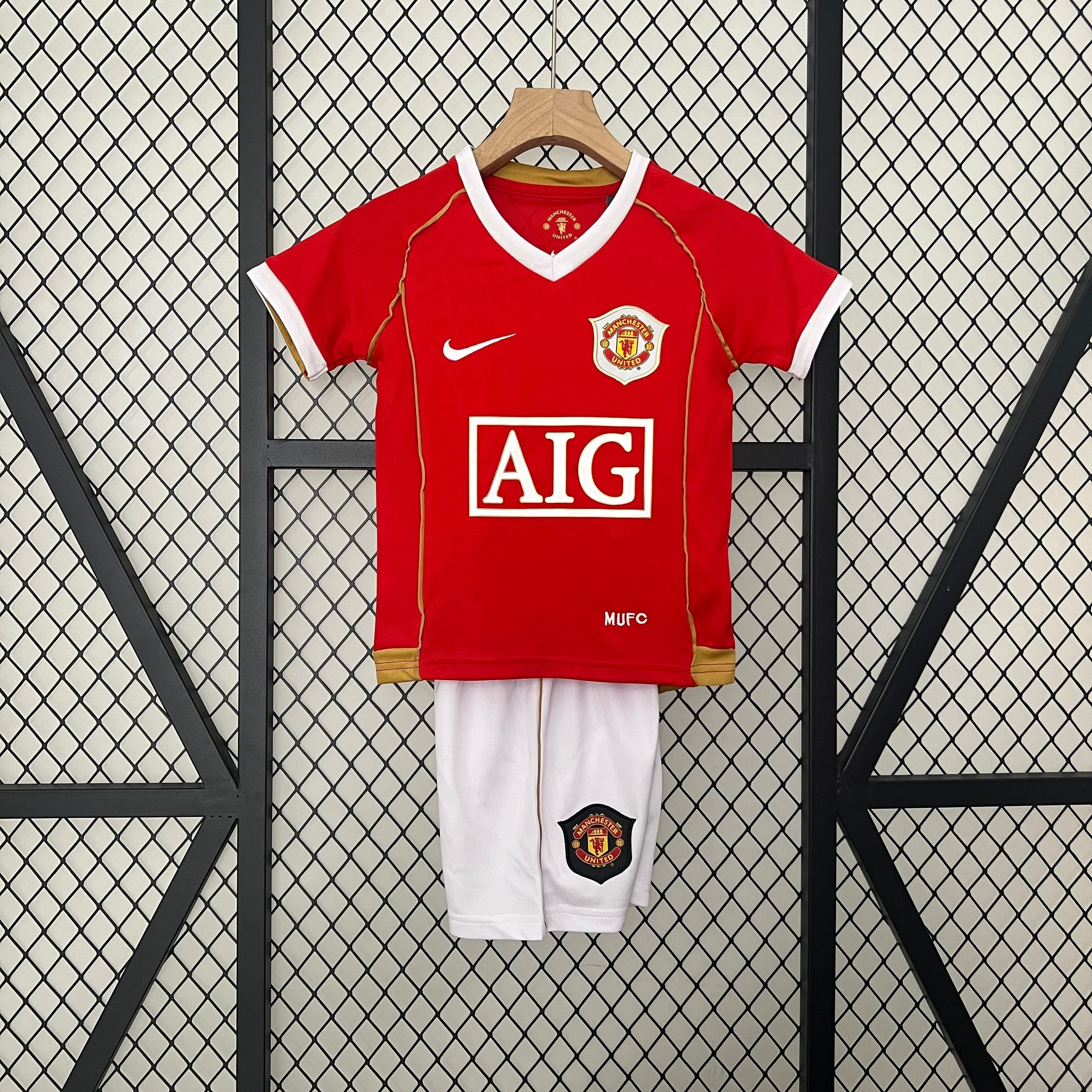 JERSEY MANCHESTER UNITED I 06/07 KIDS KIT (RETRO)