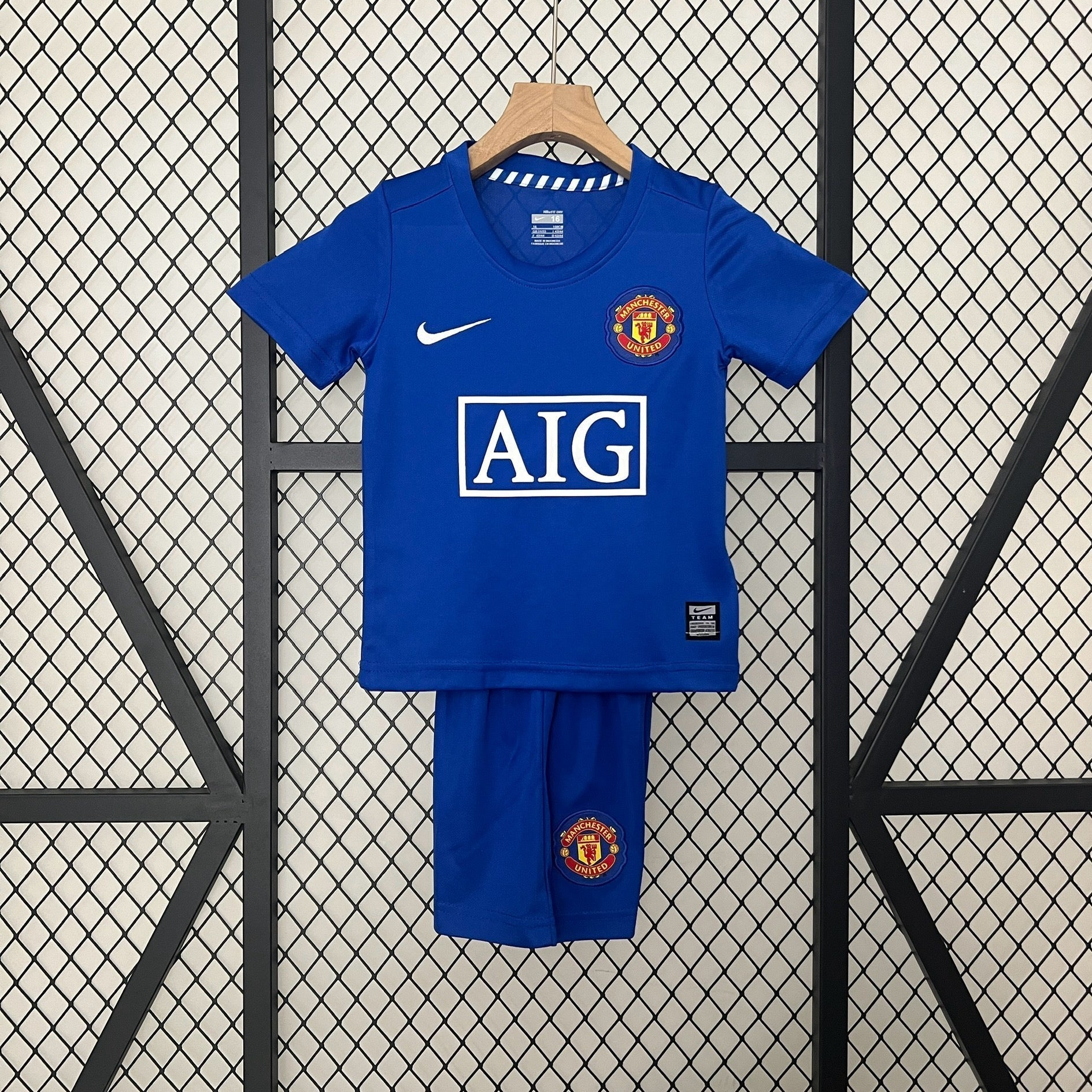 JERSEY MANCHESTER UNITED III 08/09 KIDS KIT (RETRO)