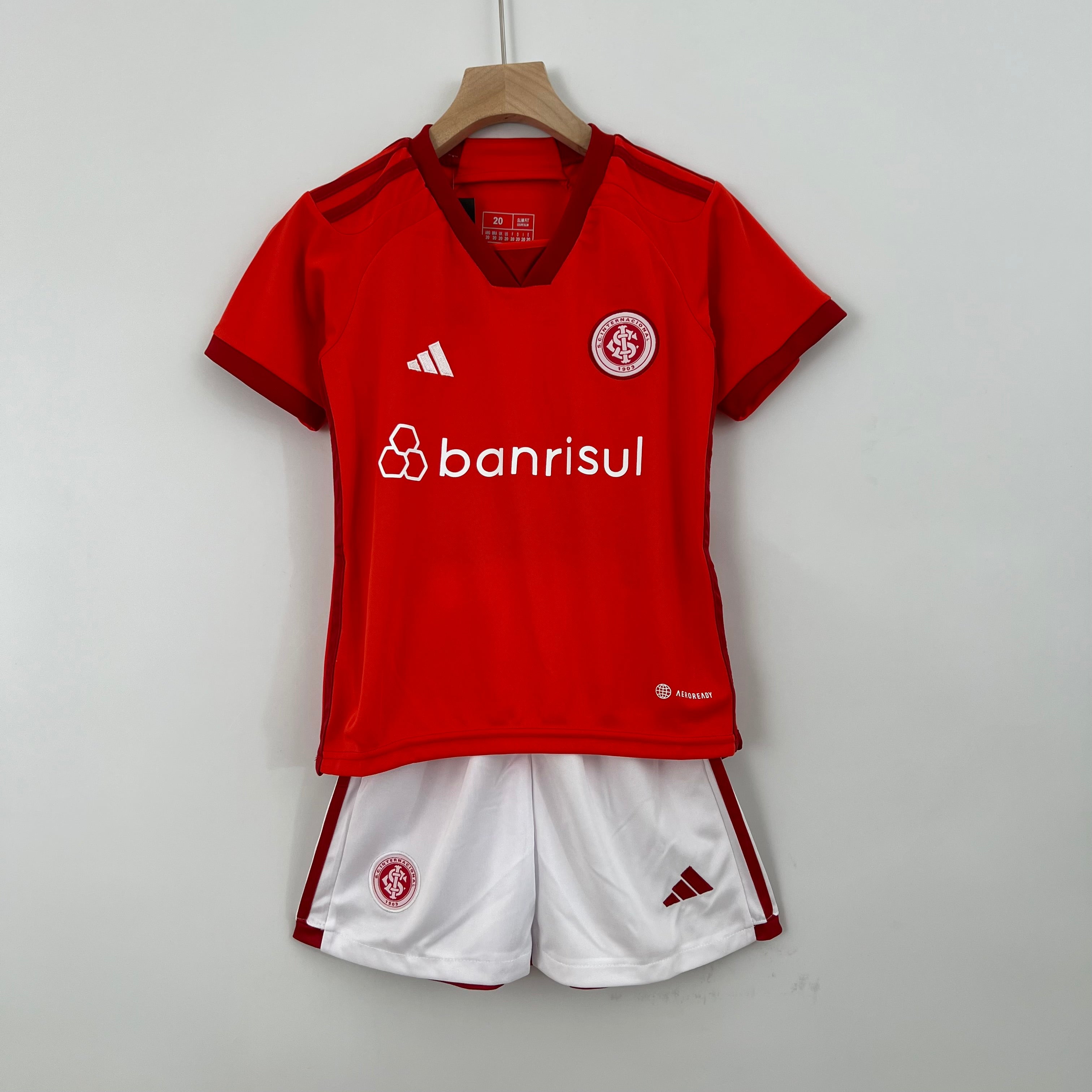 INTERNACIONAL I 23/24 KIDS KIT