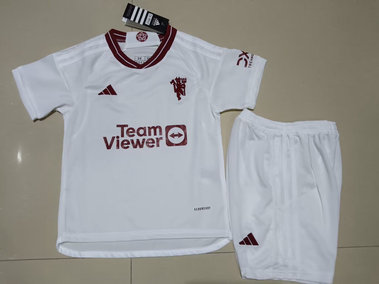 MANCHESTER UNITED II 23/24 KIDS KIT