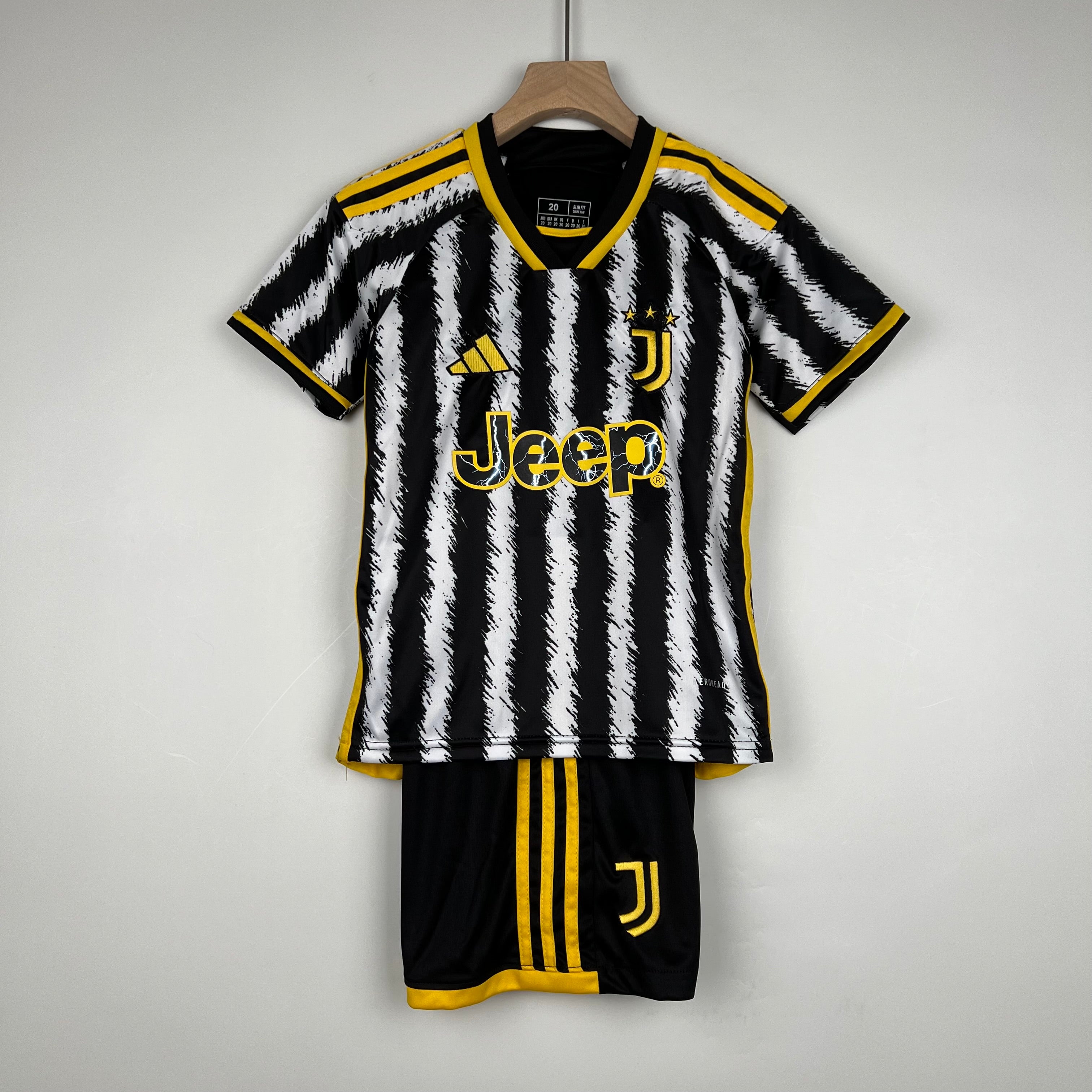 JUVENTUS I 23/24 KIDS KIT