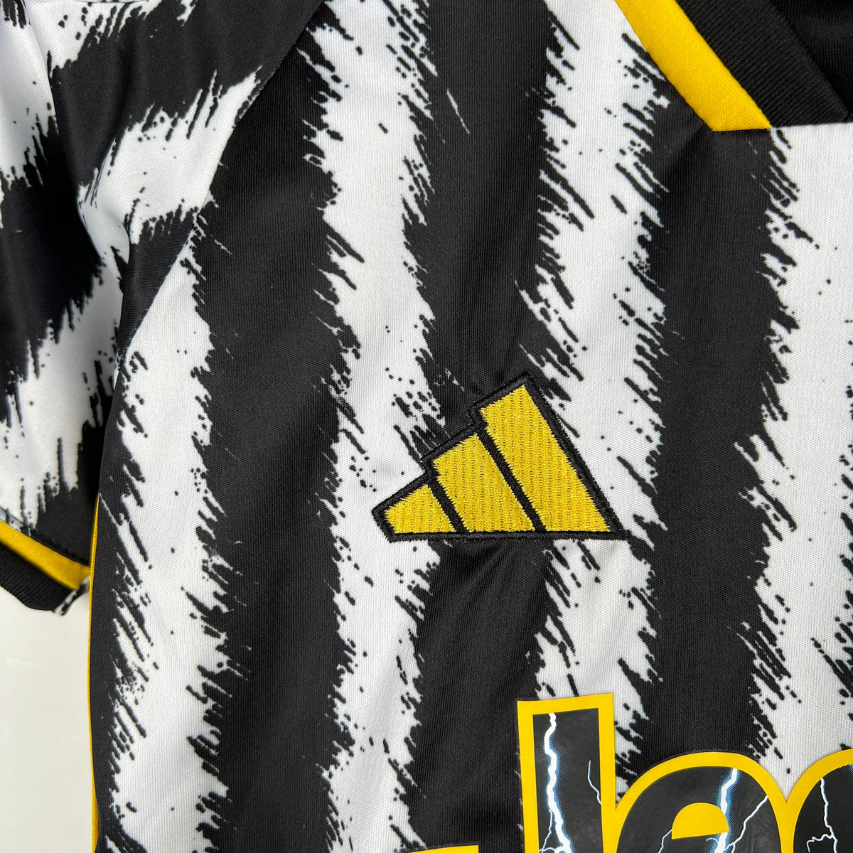 JUVENTUS I 23/24 KIDS KIT