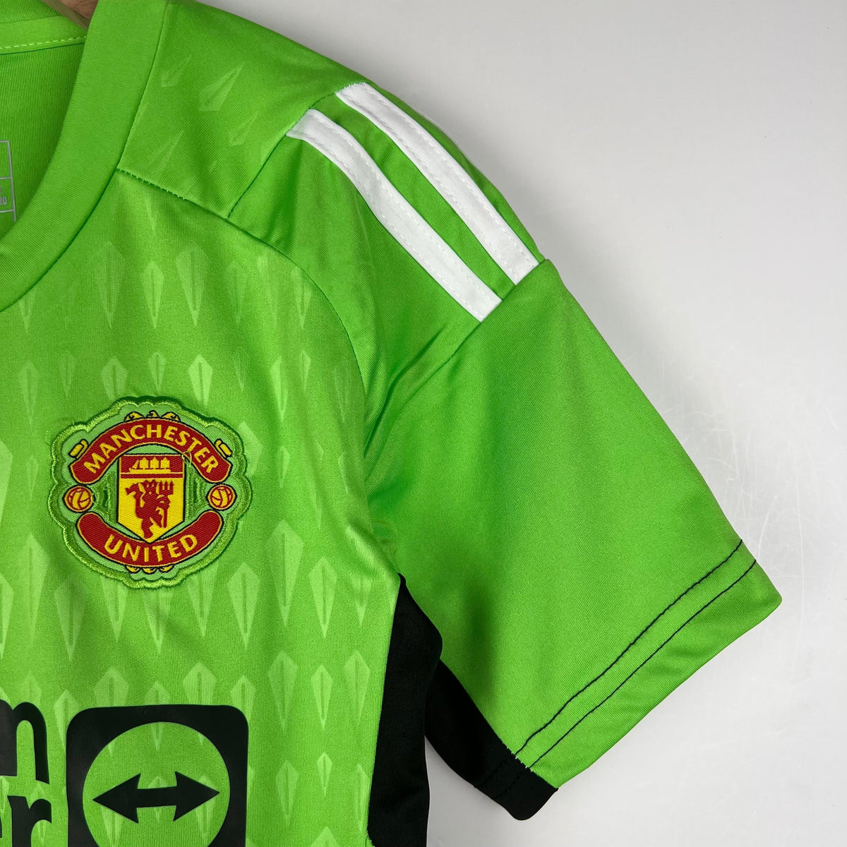 MANCHESTER UNITED GOALKEEPER I 23/24 KIDS KIT