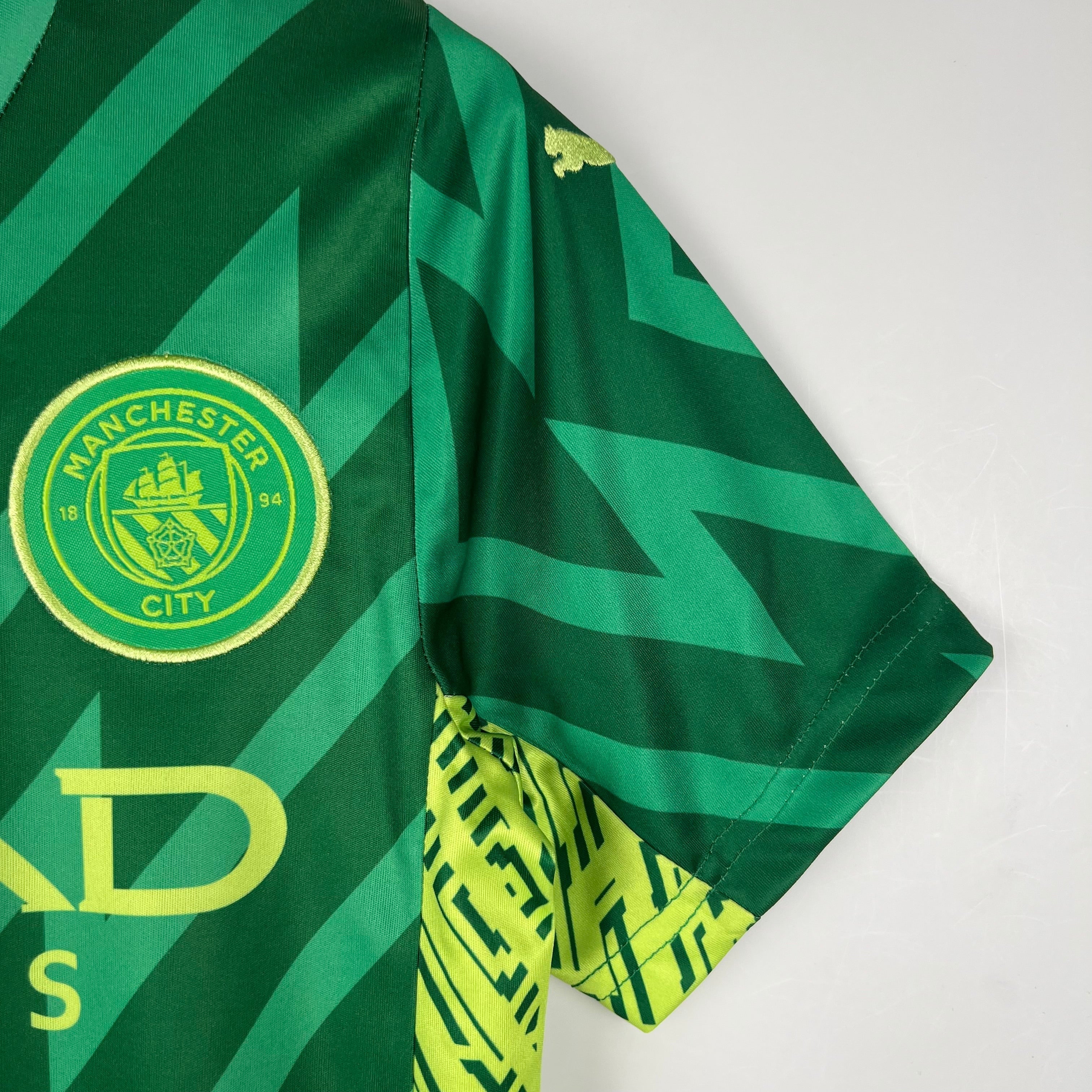 MANCHESTER CITY II GOALKEEPER/GOALKEEPER 23/24 KIDS KIT