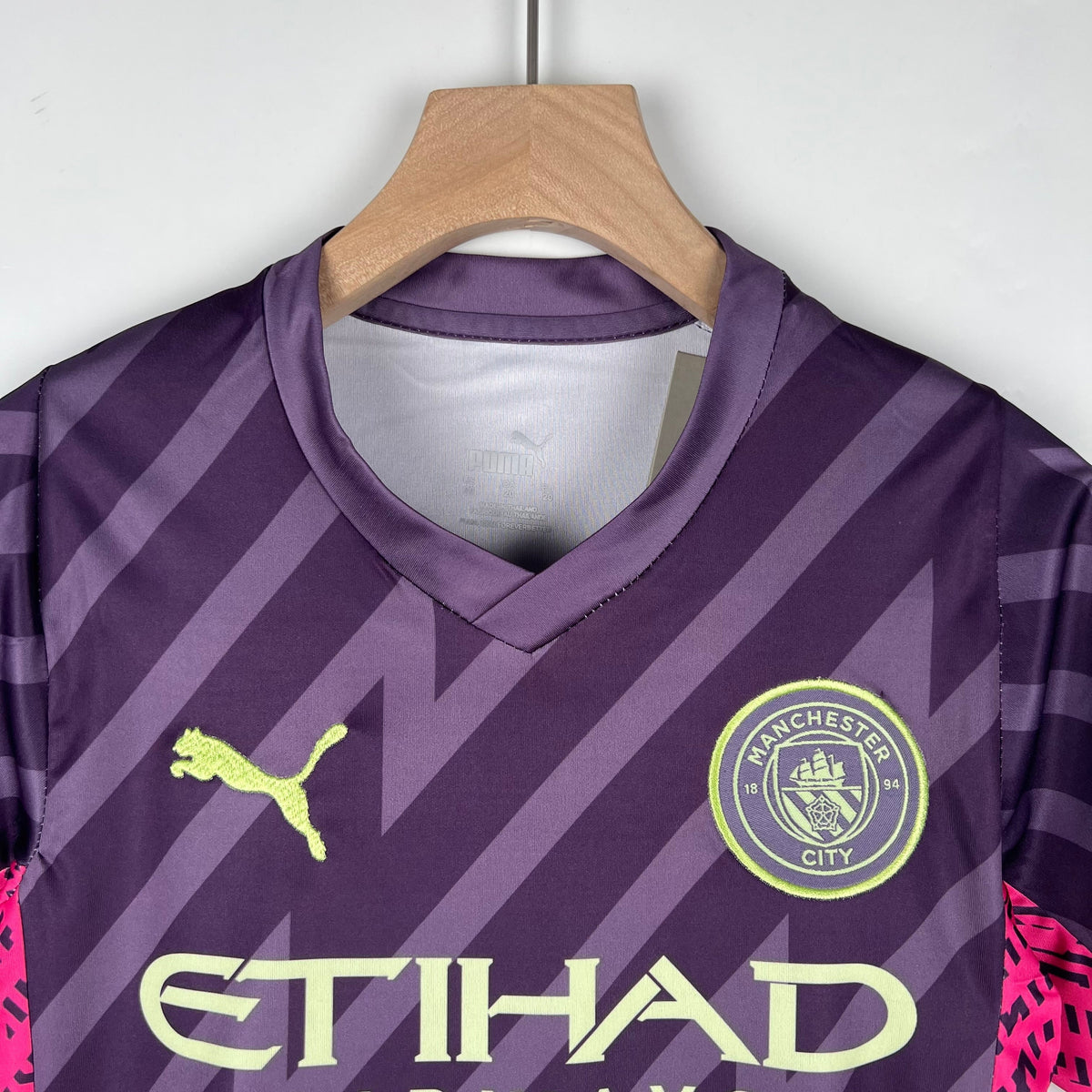 MANCHESTER CITY III GOALKEEPER/GOALKEEPER 23/24 KIDS KIT