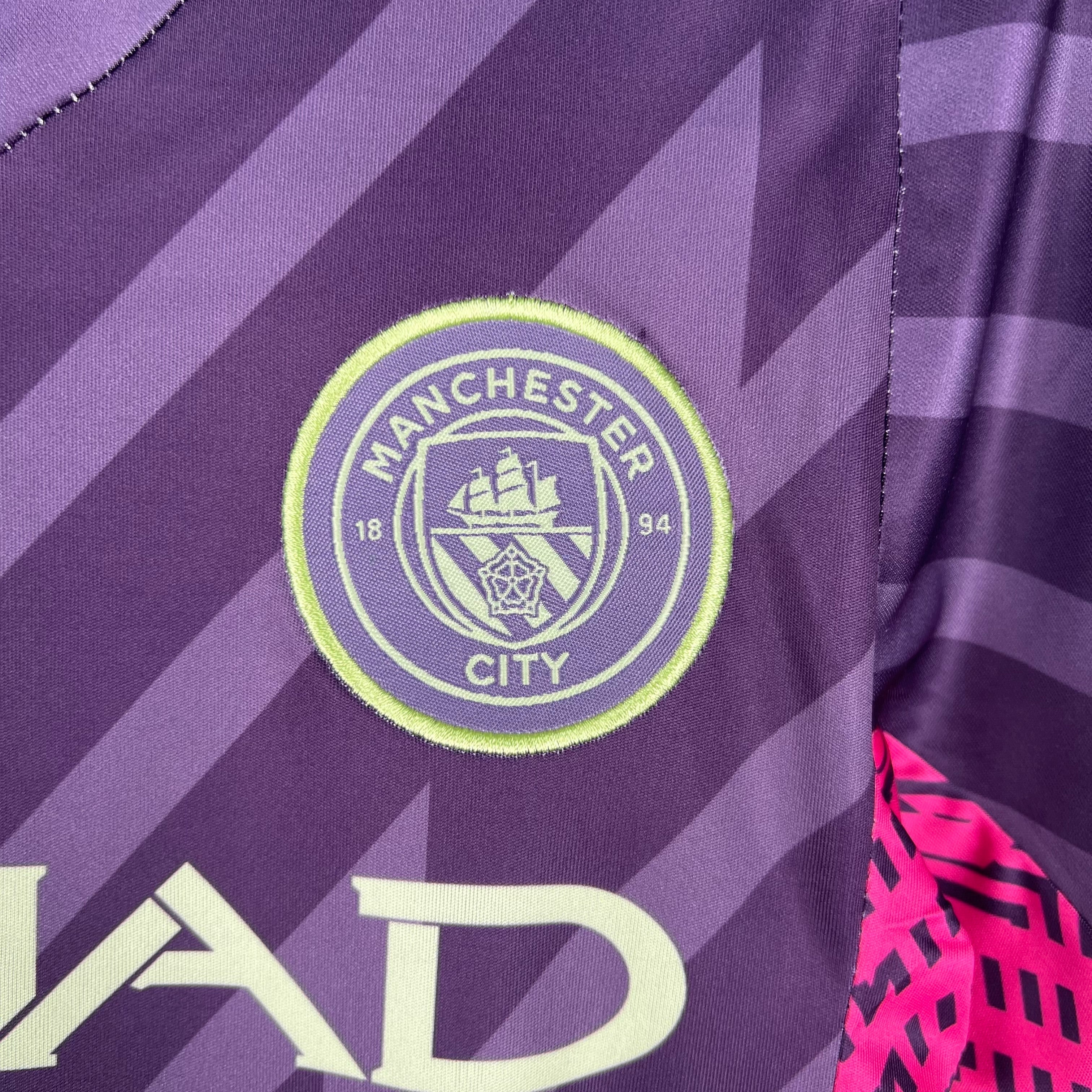 MANCHESTER CITY III GOALKEEPER/GOALKEEPER 23/24 KIDS KIT