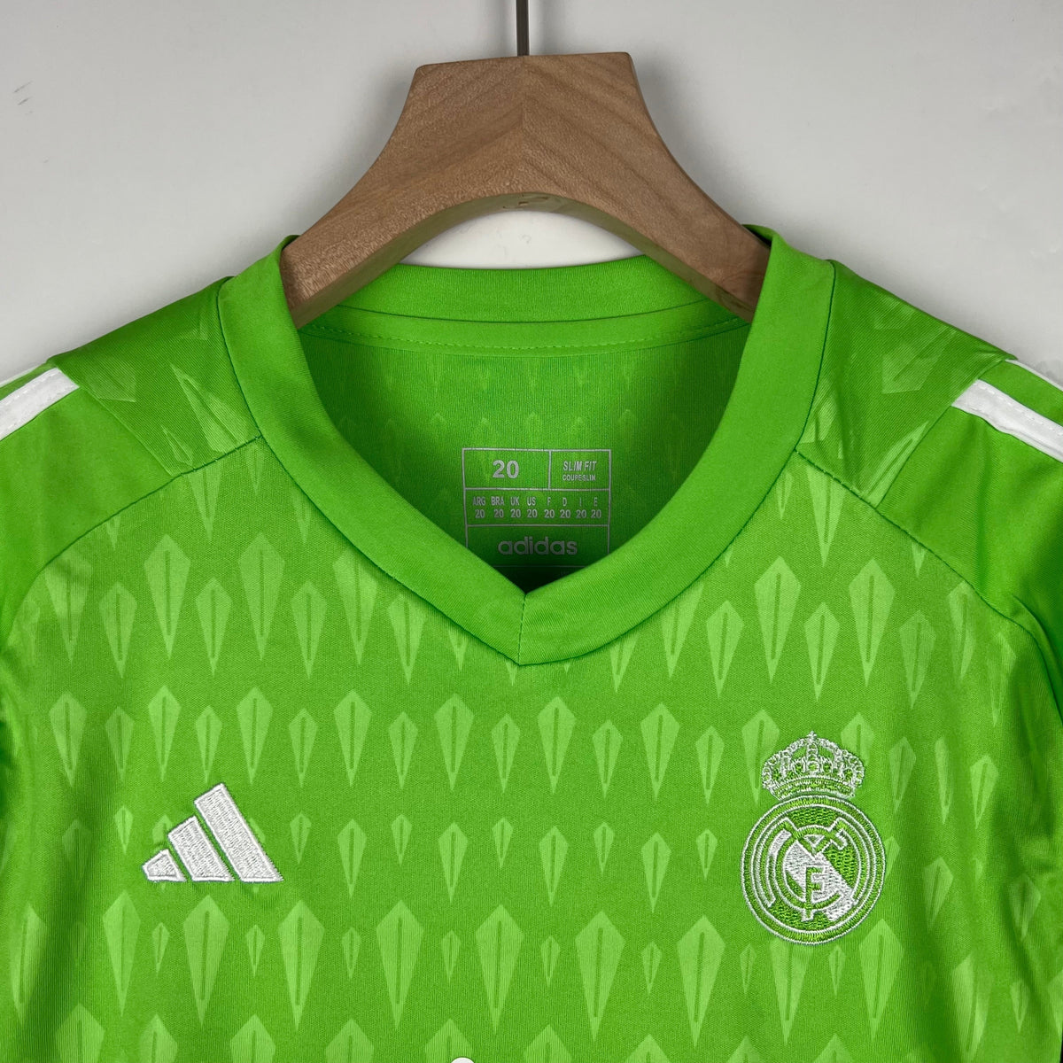 REAL MADRID GOALKEEPER/GOALKEEPER I 23/24 KIDS KIT