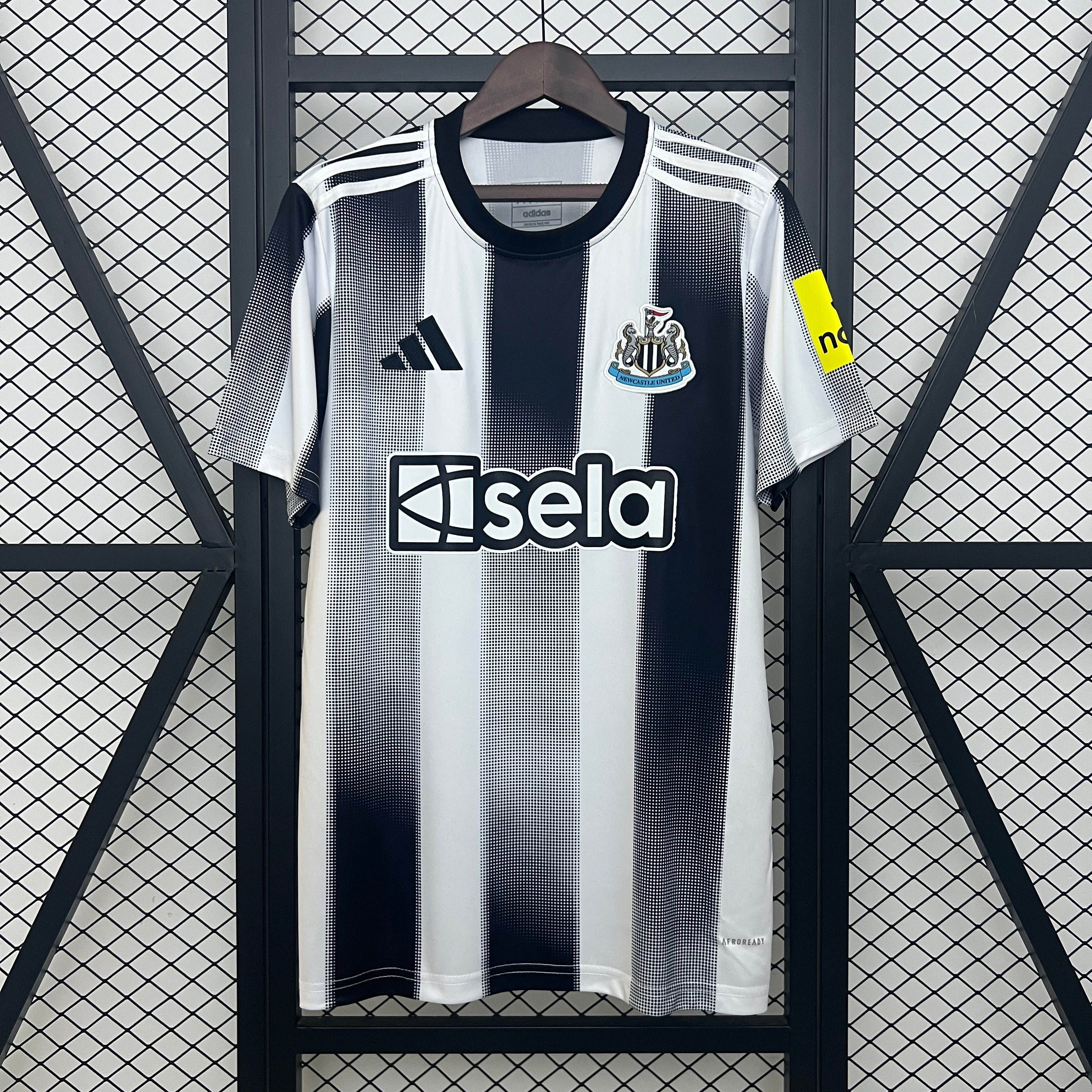 25/26 NEWCASTLE HOME