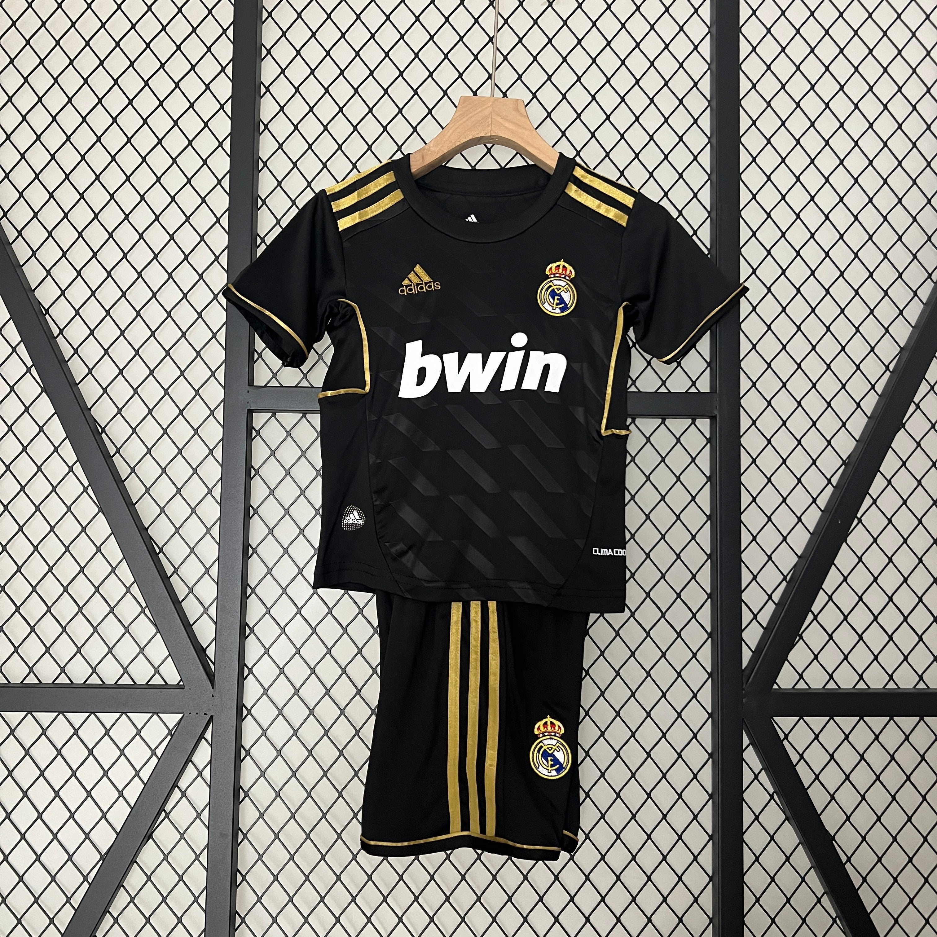 JERSEY REAL MADRID II 11/12 KIDS KIT (RETRO)